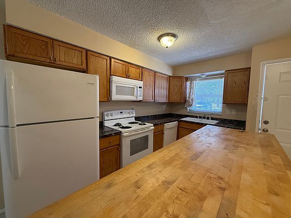 5th image of 1005 & 1009 63rd Ave W #13