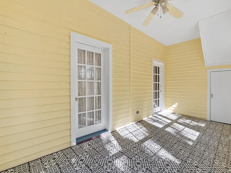 348 Charlotte St — Photo 22