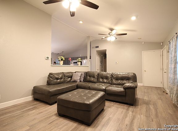4th image of 7419 Brook Valley Dr