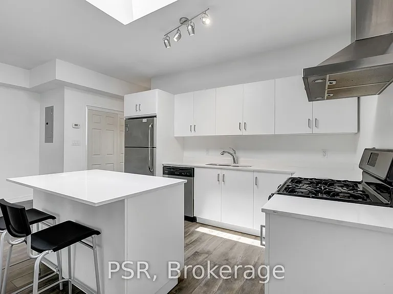 464 College St #3 — Photo 5