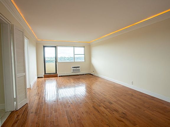 3rd image of 1523 Central Park Ave APT 19E