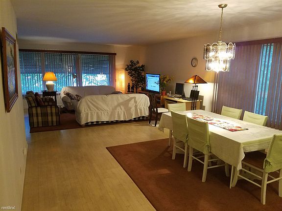 2nd image of 2910 W Bryn Mawr Ave #2