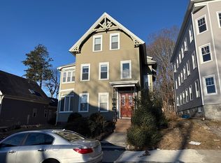 26 Lee St, Worcester, MA 01602