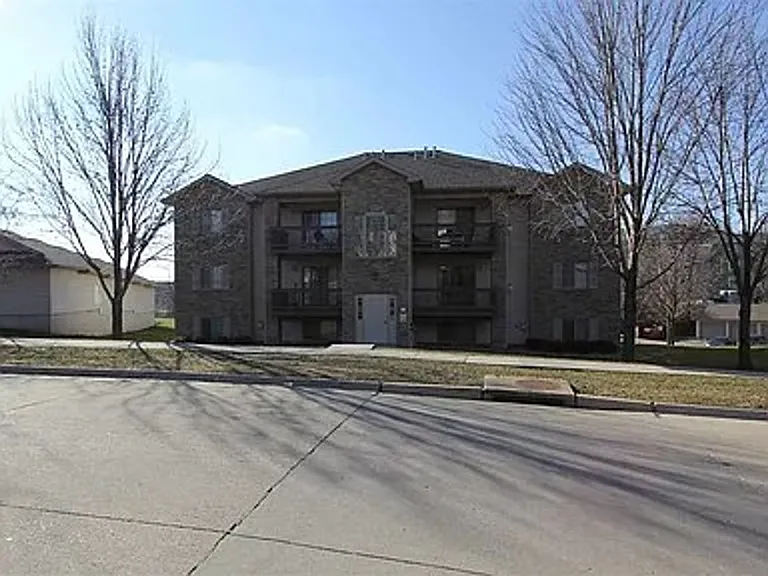 2880 Coral Ct — Photo 1
