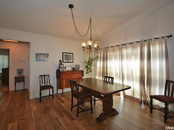 3rd image of 3135 Tamworth Way