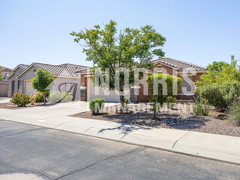 577 W Judi St — Photo 3