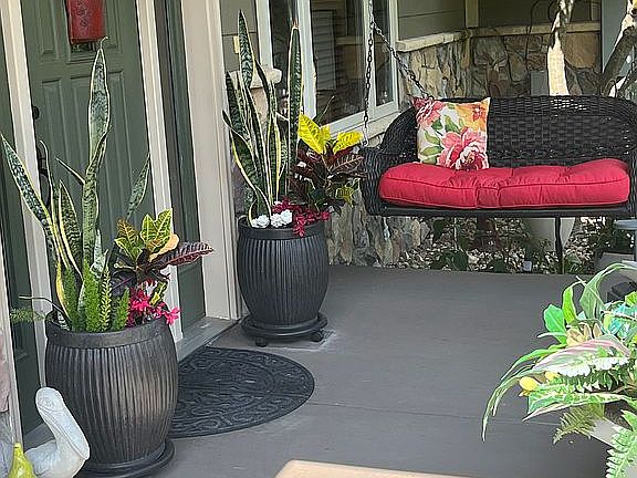 Front porch entrance 