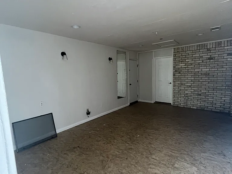 606 Guadalimar St — Photo 21