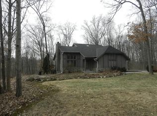 1737 Whispering Woods Ct, Richfield, WI 53076