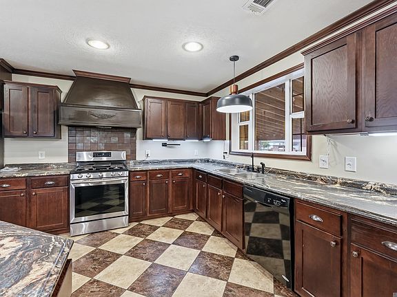 4th image of 17223 Oak Trace Rd