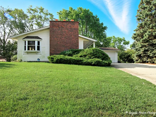 3045 20th Pl, North Chicago, IL 60064