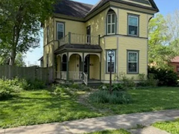 58 W State St, Mascoutah, IL 62258