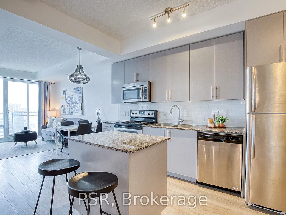 85 Duke St W #806
