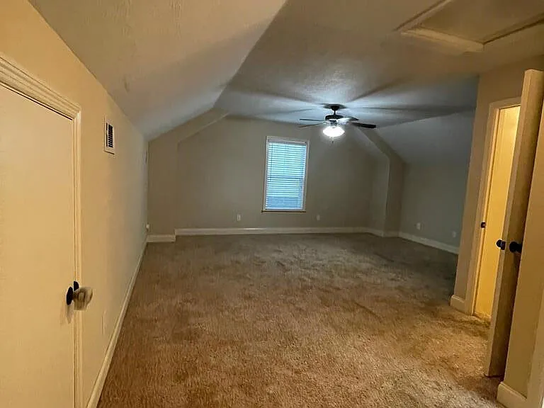 1028 Barrett Dr — Photo 20