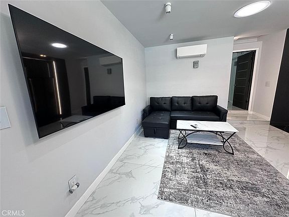 3rd image of 12838 1/2 Kling St