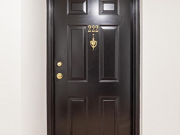 3rd image of 2025 S Queen St APT 222