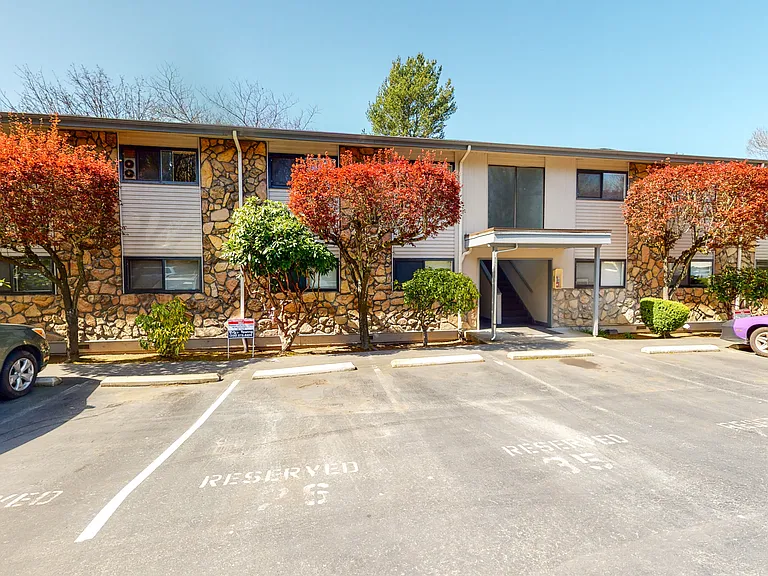 Villa Des Moines Apartments — Photo 6