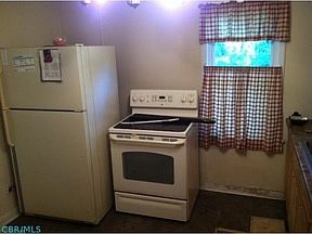 5th image of 653 S Highland Ave