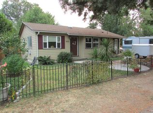 110 4th St, Rogue River, OR 97537