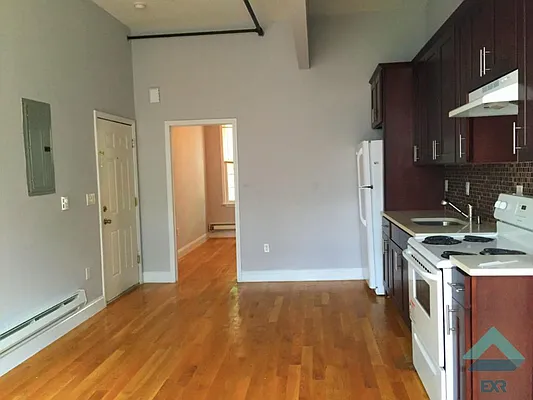 Rented by EXR | media 19