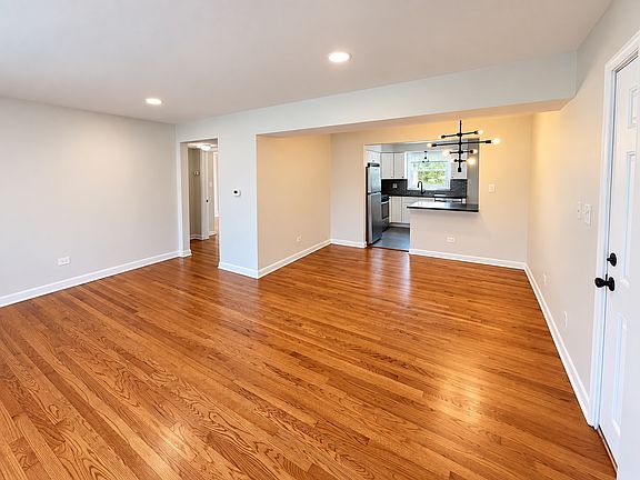 4th image of 225 W Johnson St APT 2B
