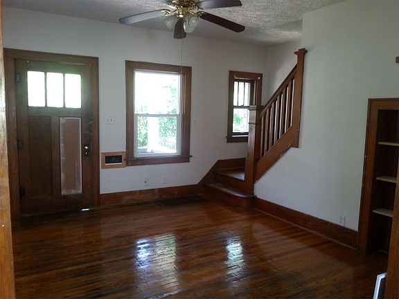 2nd image of 118 Platner St APT B