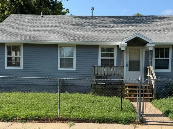 923 W Walnut St, Salina, KS 67401