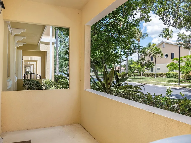 28608 Alessandria Cir — Photo 3