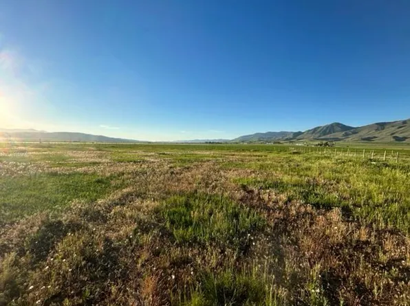 946 N 8th St, Montpelier, ID 83254