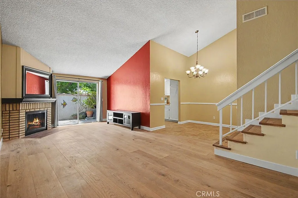 1 bed, 1.5 bath, 980 sqft, $2,500 — Photo 1