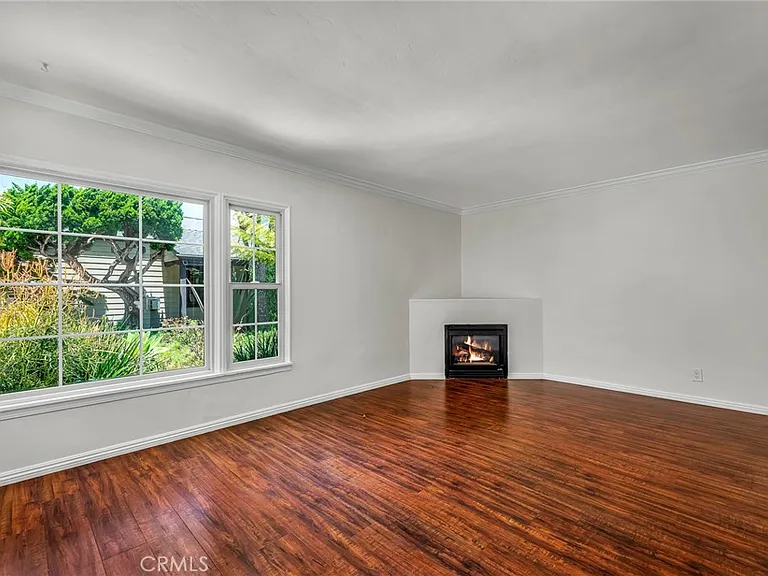 544 Glenneyre St #2 — Photo 8