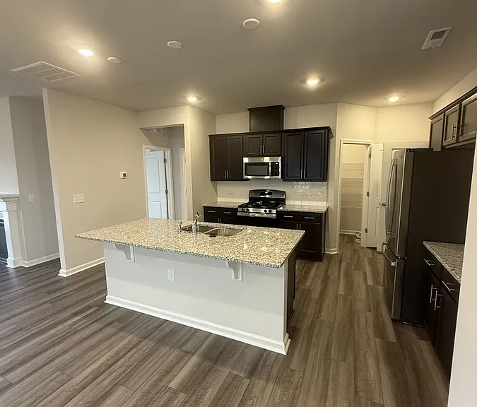 1051 Atterlee Ln — Photo 4