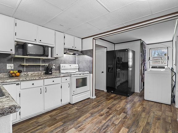5th image of 205 Cox Blvd