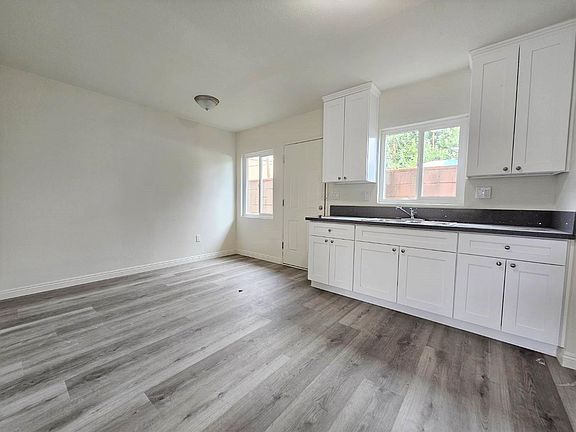 5th image of 2715 N Central Ave #2715