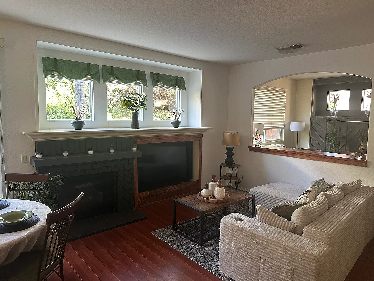 Angeline St, Thousand Oaks — Photo 4