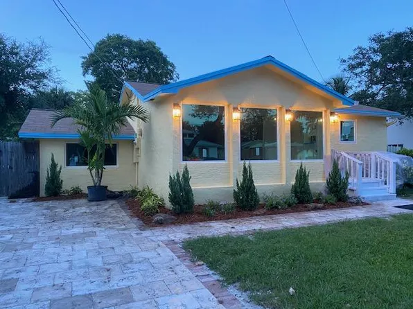 215 SW 12th St, Fort Lauderdale, FL 33315