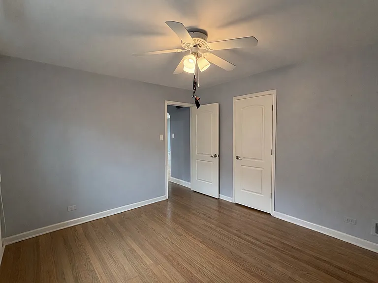 8201 S Homan Ave — Photo 9