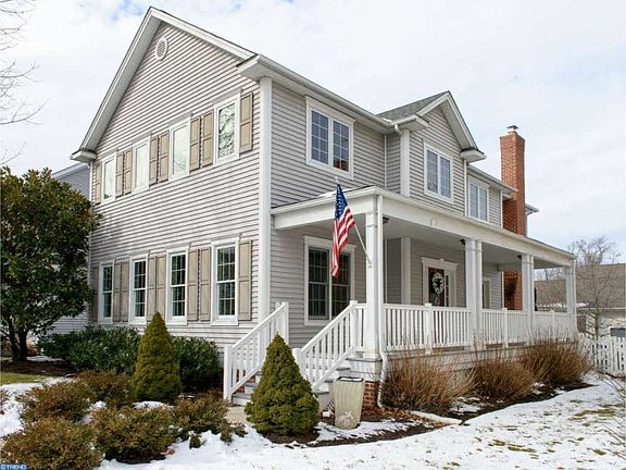 3rd image of 504 Langford Dr