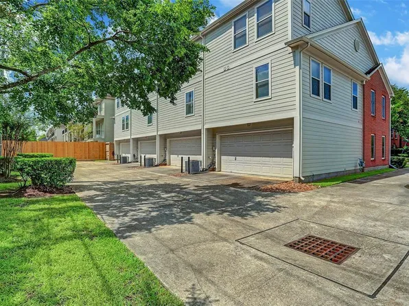 934 E Heights Hollow Ln, Houston, TX 77007