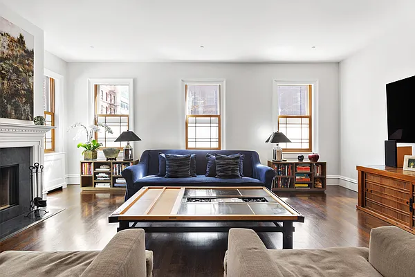 Sold by Compass | media 18