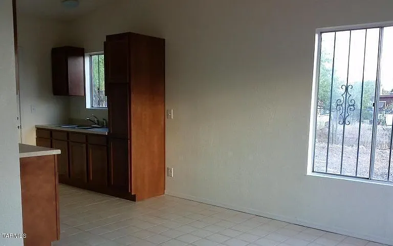 Back unit kitchen