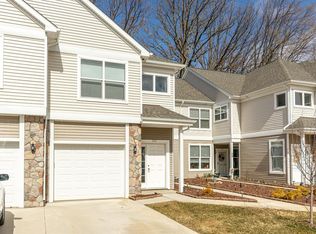 510 Fieldstone Ct, Chelsea, MI 48118