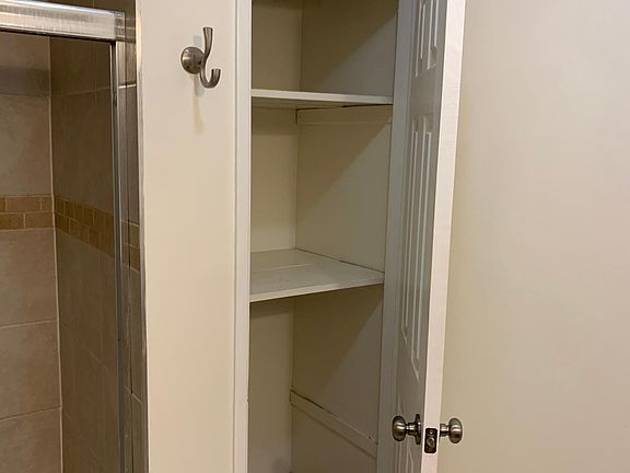 3rd image of 929 Idaho Ave APT 4