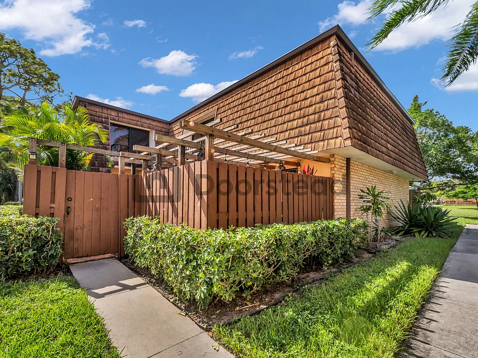 1520 15th Ln