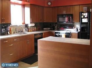 10 Blue Jay Dr, Clementon, NJ 08021