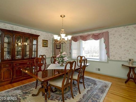 Formal dining room