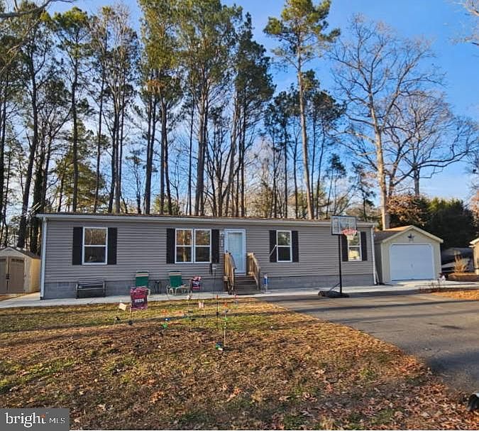 1st image of 32417 W Penn Ct