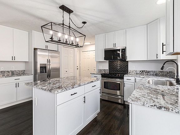 3rd image of 5010 Walnut Hills Dr