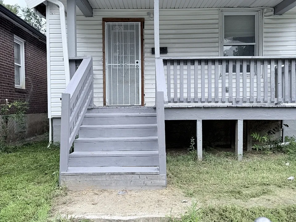 5651 Highland Ave