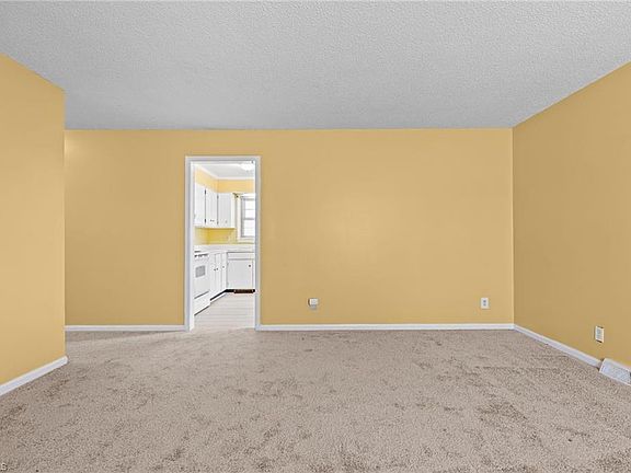 5th image of 2419 Fernbrook Rd